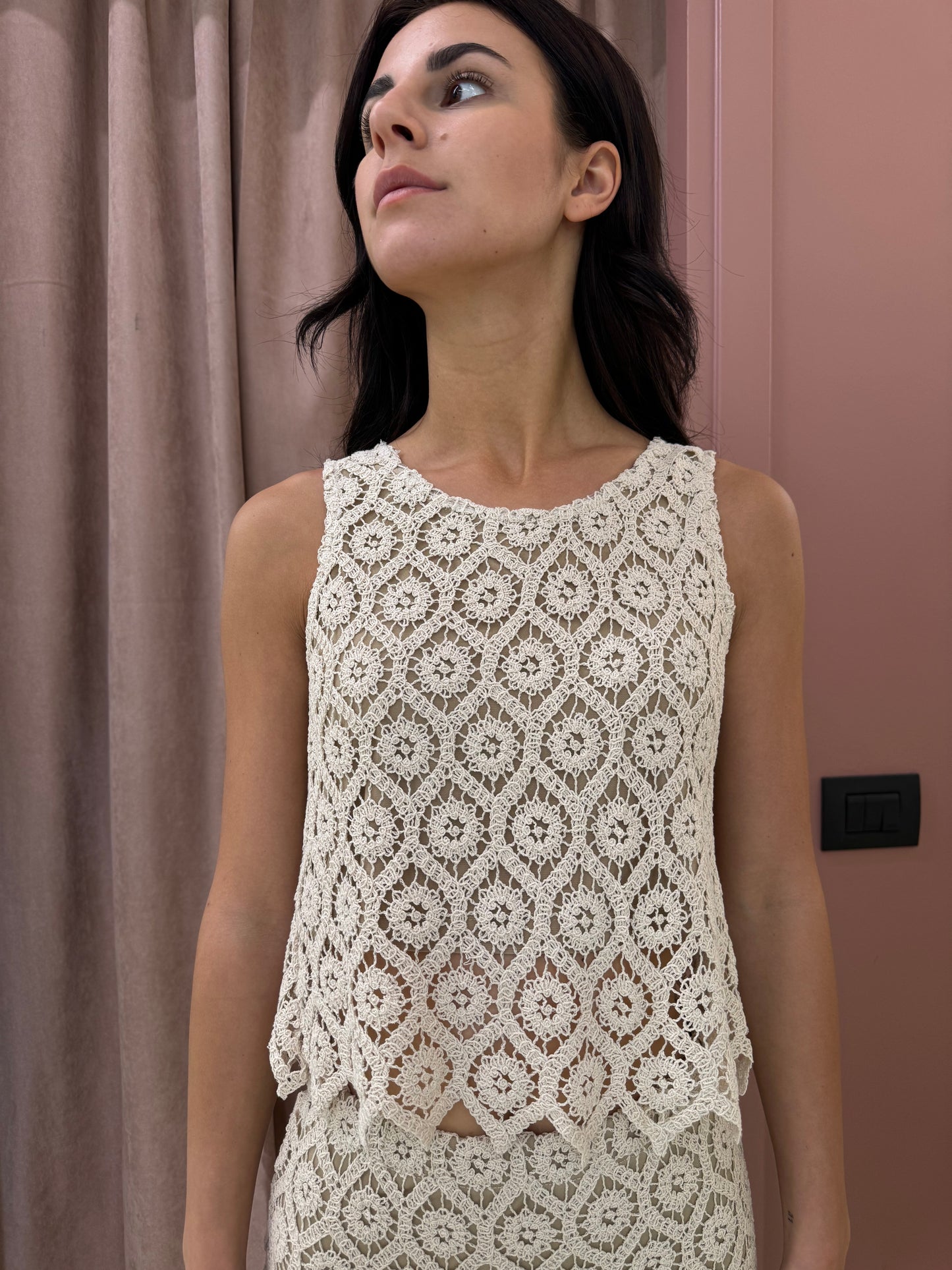 Top in macramè burro