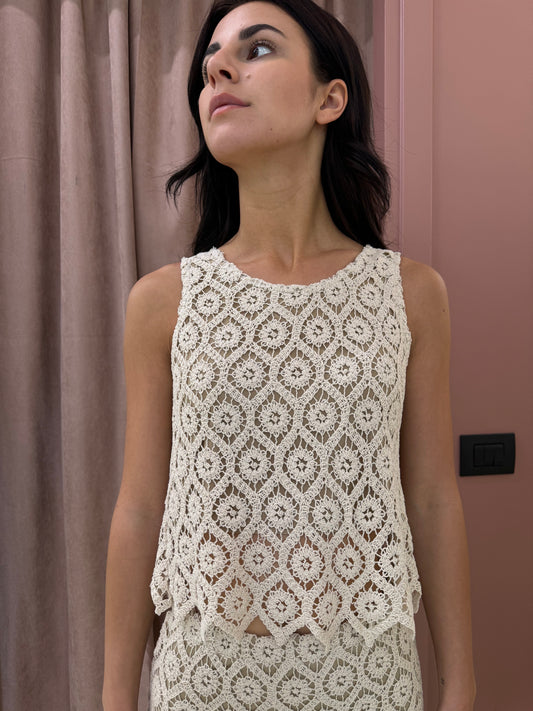 Top in macramè burro